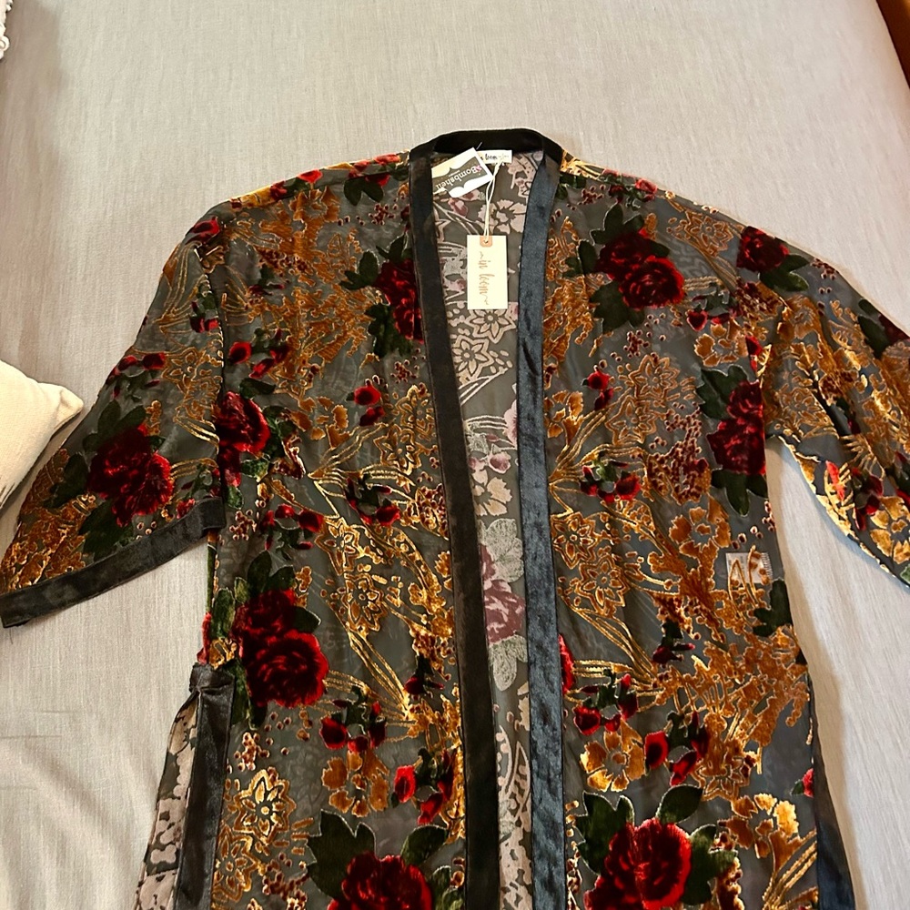In Loom Velvet Kimono with Floral Design
